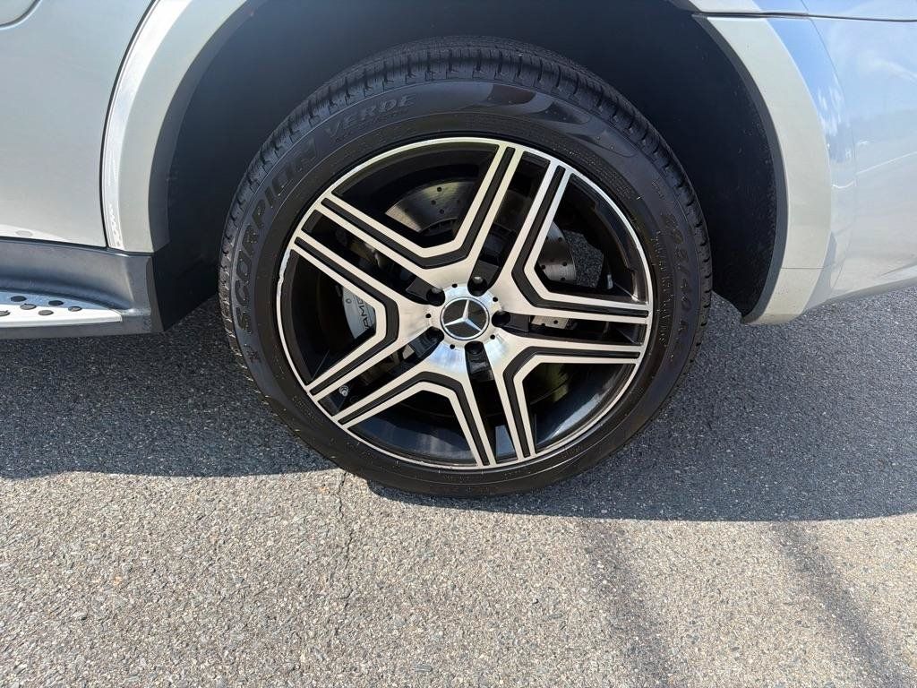 Used 2009 Mercedes-Benz ML 63 AMG 4MATIC image 39