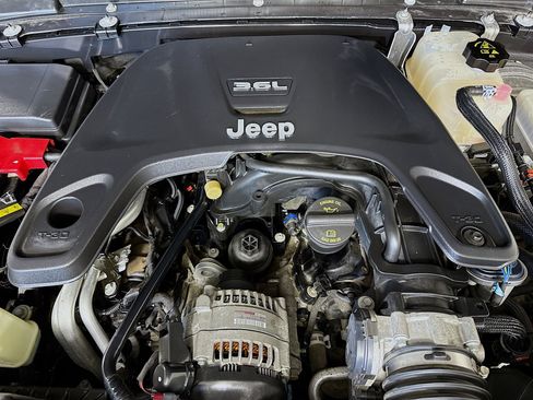 Used 2020 Jeep Wrangler Unlimited Rubicon w/ Uconnect 4C Nav & Sound Group image 39