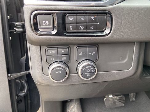 Used 2025 GMC Yukon Denali image 46