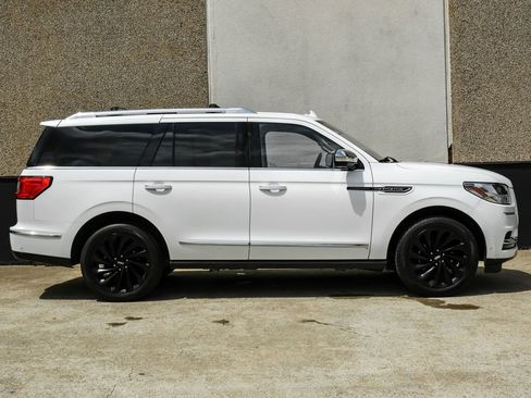 Used 2020 Lincoln Navigator Black Label w/ Cargo Convenience Package AWD/4WD image 9