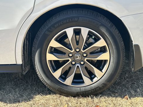 Used 2023 Honda Odyssey EX-L image 20