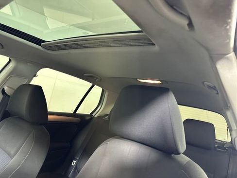 Used 2014 Volkswagen Golf TDI image 12