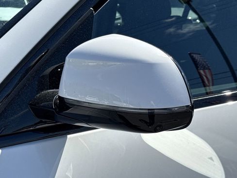 Used 2025 BMW X5 xDrive50e image 33