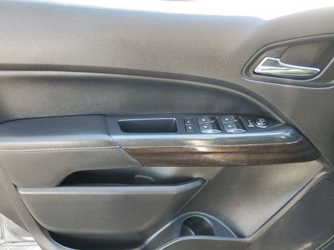 Used 2020 GMC Canyon SLE w/ Driver Alert Package image 17