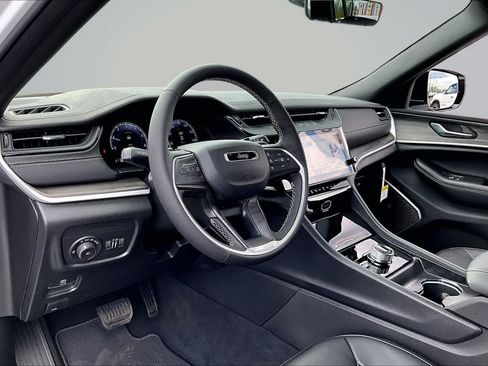 New 2026 Jeep Grand Cherokee L Limited AWD/4WD image 2