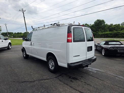 Used 2015 Chevrolet Express 2500 RWD image 5