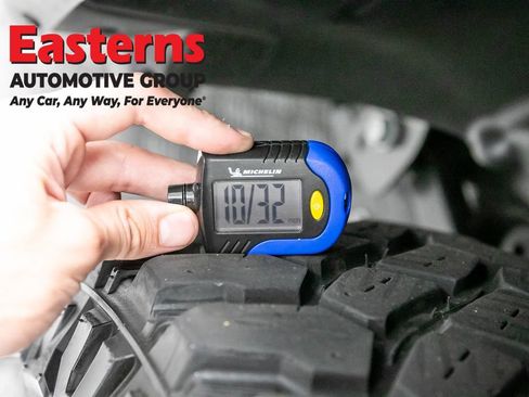 Used 2023 Jeep Wrangler Unlimited AWD/4WD image 25