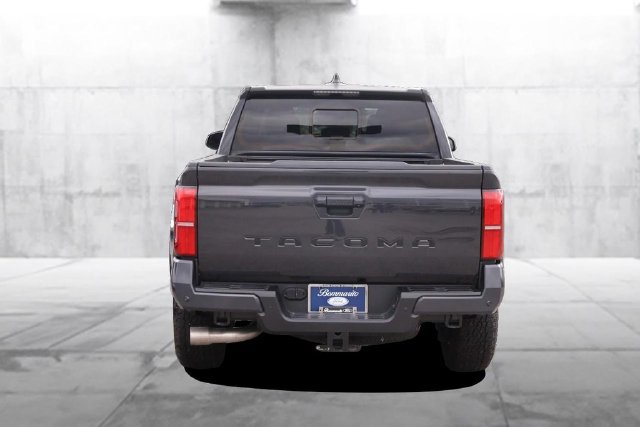 Used 2024 Toyota Tacoma SR5 AWD/4WD image 5