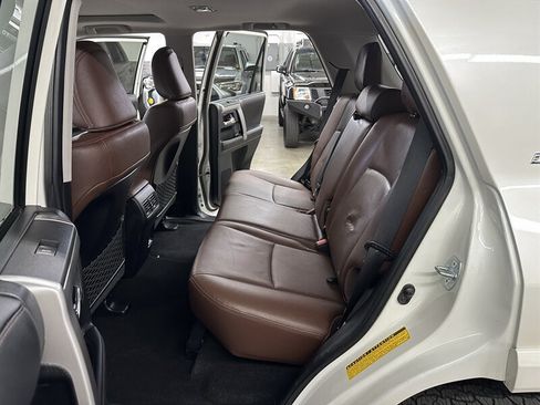 Used 2020 Toyota 4Runner Limited AWD/4WD image 12