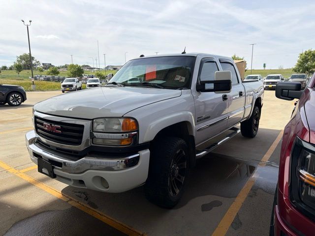 Used 2004 GMC Sierra 2500 SLT w/ Heavy-Duty Power Package AWD/4WD image 6