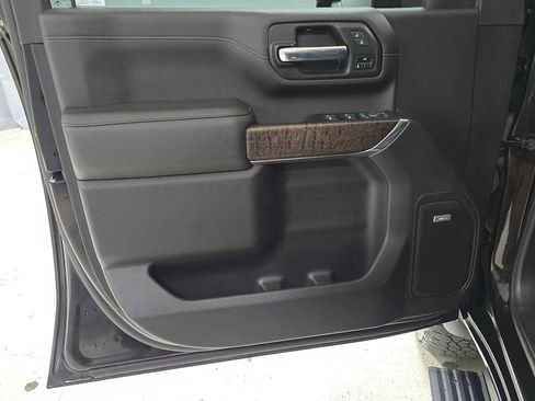 Used 2023 GMC Sierra 3500 Denali w/ Denali Black Diamond Edition image 23