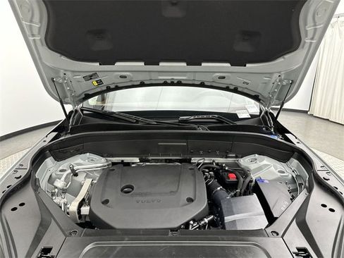 Certified 2025 Volvo XC90 B6 Plus w/ Protection Package Premier image 27