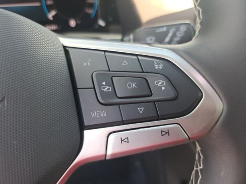 Used 2024 Volkswagen Atlas SE FWD image 18