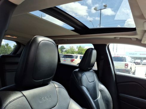 Used 2014 Jeep Cherokee Limited w/ Technology Group FWD image 4