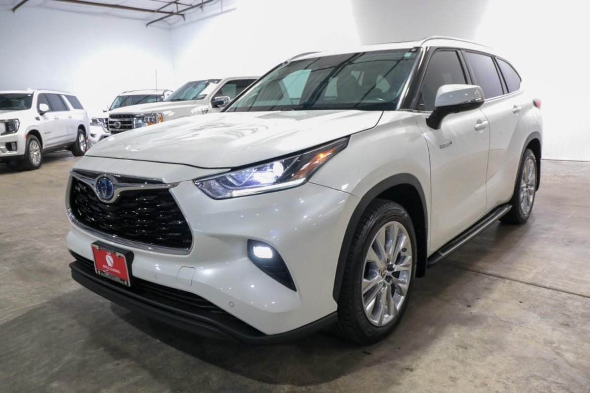 Used 2021 Toyota Highlander Limited FWD image 5