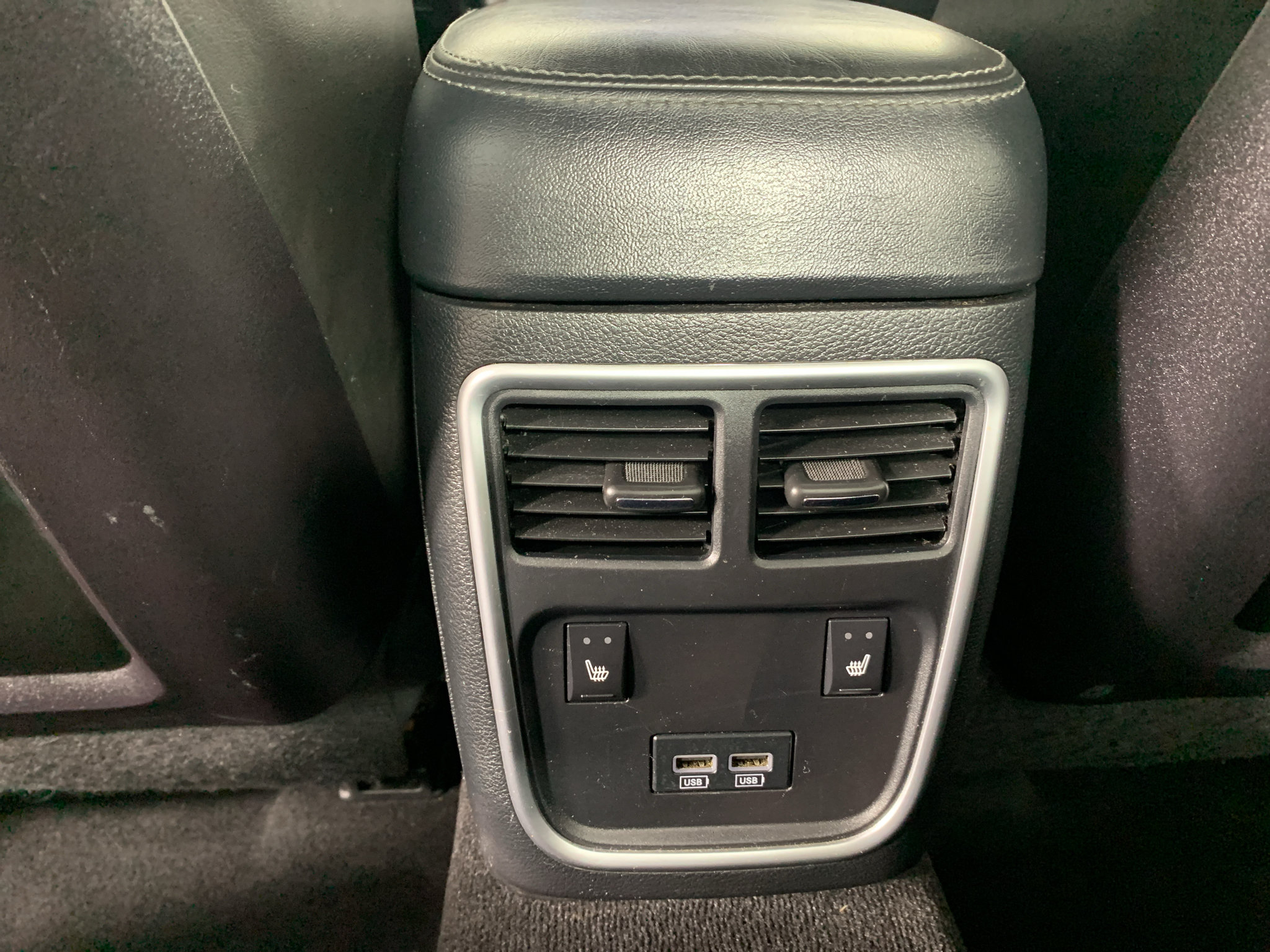 Used 2020 Dodge Charger SXT w/ Leather Interior Group RWD image 30