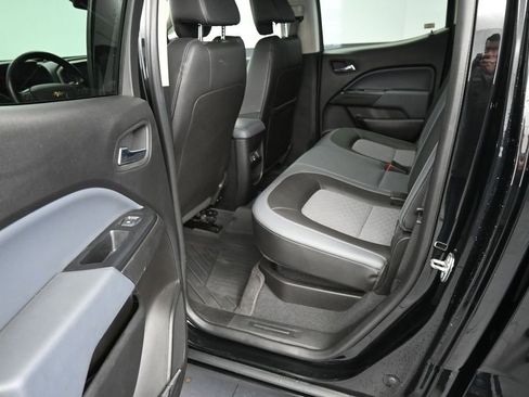 Used 2021 Chevrolet Colorado Z71 w/ Z71 Midnight Edition AWD/4WD image 17