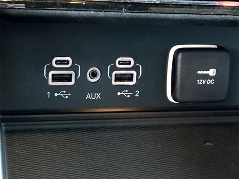 Used 2023 Jeep Grand Cherokee L Altitude image 21