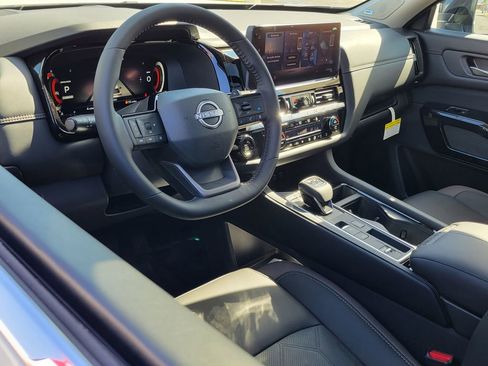 New 2026 Nissan Pathfinder Platinum w/ Cargo Package FWD image 4