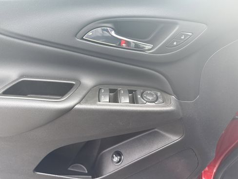 Used 2023 Chevrolet Equinox LT image 48