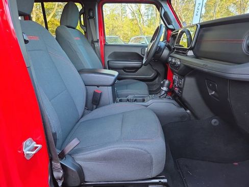 Used 2024 Jeep Wrangler Rubicon image 15