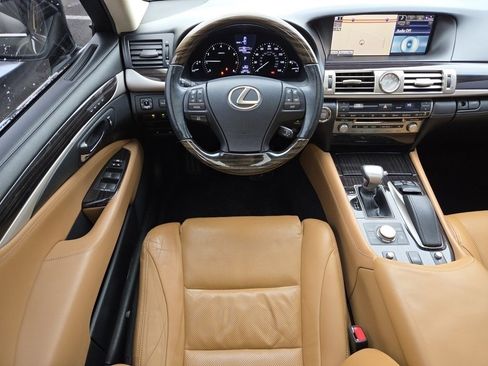 Used 2014 Lexus LS 460 AWD image 4