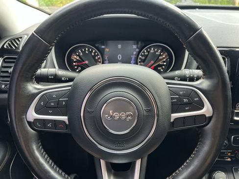 Used 2019 Jeep Compass Limited AWD/4WD image 19