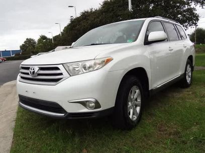 Used 2011 Toyota Highlander SE