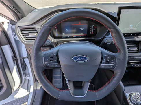 Used 2023 Ford Escape ST-Line AWD/4WD image 9