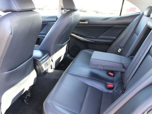 Used 2018 Lexus IS 300 image 37