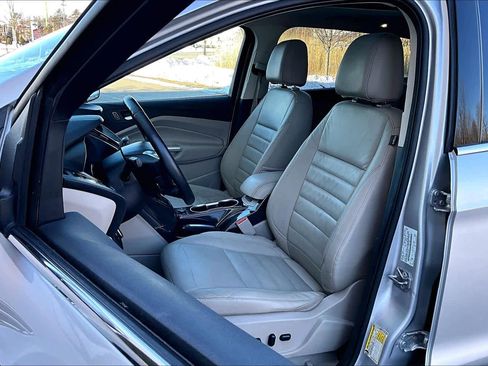 Used 2016 Ford Escape Titanium image 9