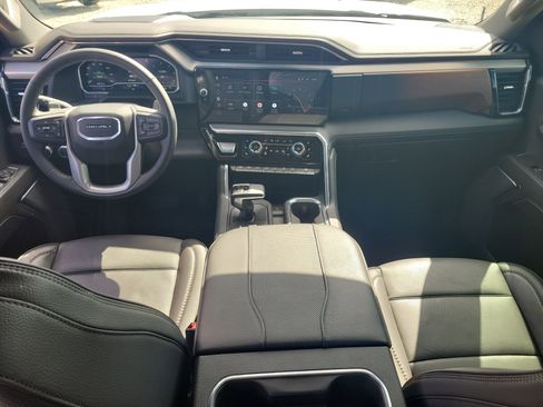 Used 2024 GMC Sierra 1500 Denali w/ Technology Package AWD/4WD image 16
