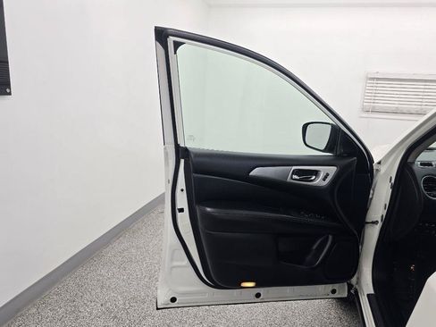 Used 2020 Nissan Pathfinder SL FWD image 27