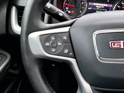 Used 2024 GMC Terrain SLT image 10