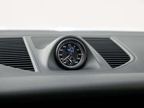 Certified 2026 Porsche Macan AWD/4WD image 29