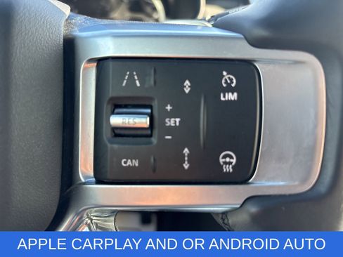 Used 2023 Land Rover Discovery S image 24