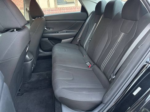 Used 2024 Hyundai Elantra SEL FWD image 16
