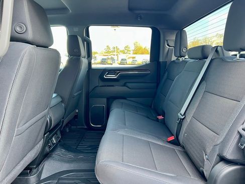 New 2026 GMC Sierra 1500 SLE image 12