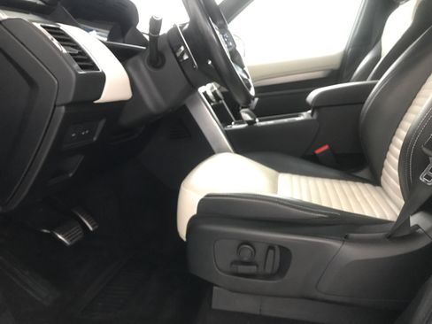 Used 2023 Land Rover Discovery S R-Dynamic image 7