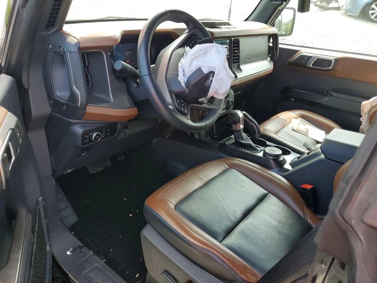 Used 2024 Ford Bronco Outer Banks AWD/4WD image 8