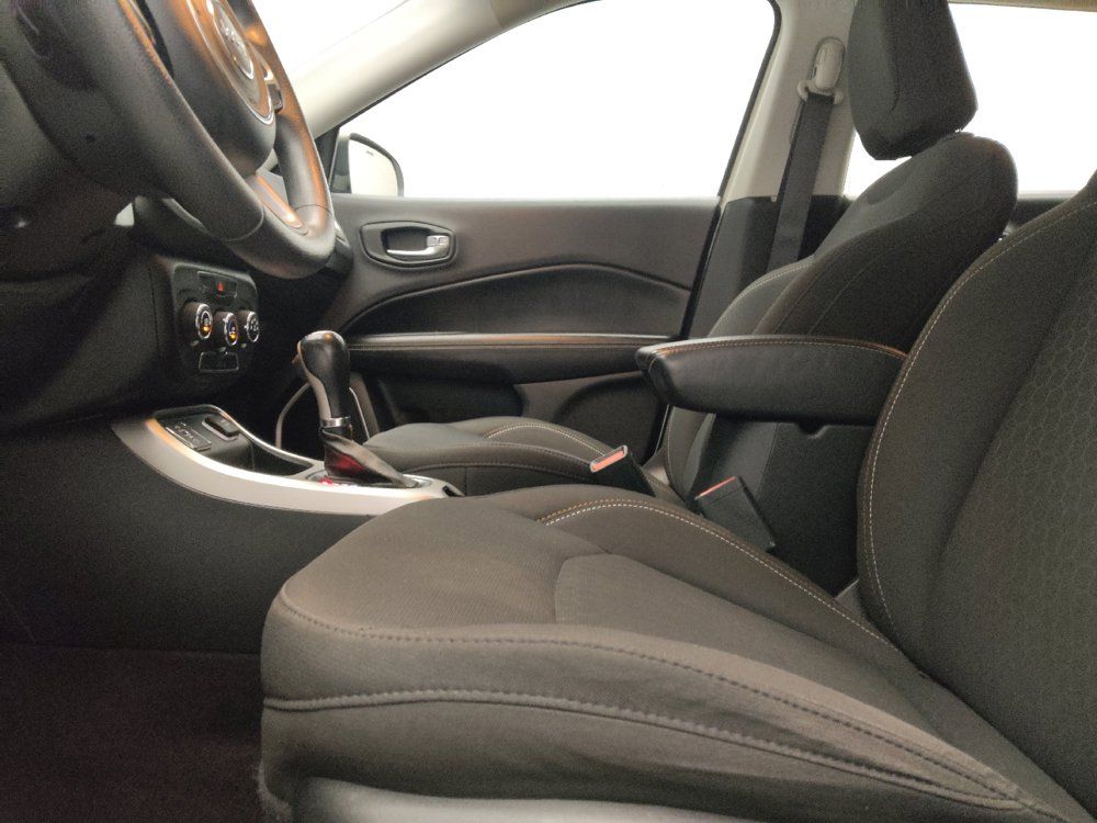 Used 2018 Jeep Compass Sport FWD image 17