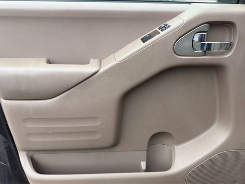 Used 2016 Nissan Frontier SV w/ SV Value Truck Package image 18