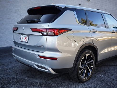 Used 2023 Mitsubishi Outlander SE image 14