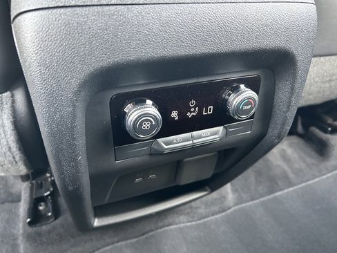 Used 2024 GMC Acadia Elevation image 40