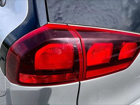 Used 2020 Kia Niro LXS image 22