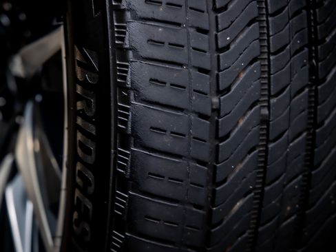 Used 2021 Cadillac Escalade Sport Platinum w/ LPO, ONYX Package image 24