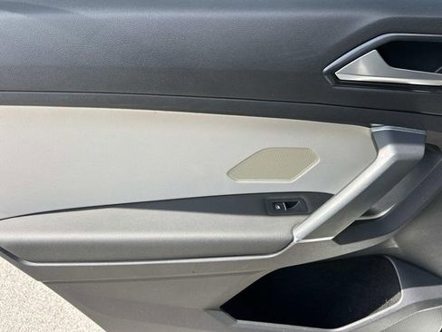 Used 2018 Volkswagen Tiguan SE FWD image 18