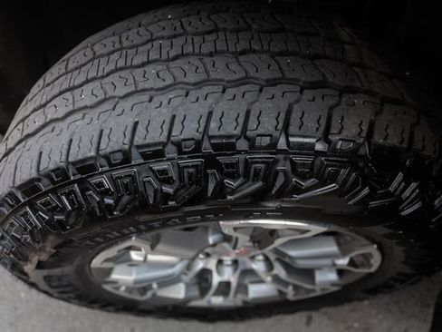 Used 2019 GMC Sierra 1500 SLE w/ SLE Value Package AWD/4WD image 69