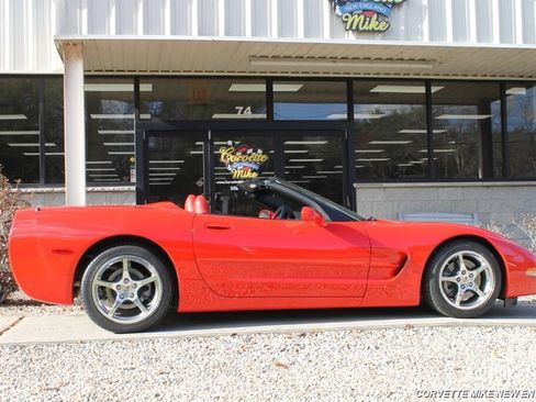 Used 2004 Chevrolet Corvette Convertible w/ Preferred Equipment Group image 13