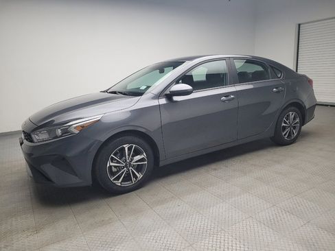 Used 2024 Kia Forte LXS image 2